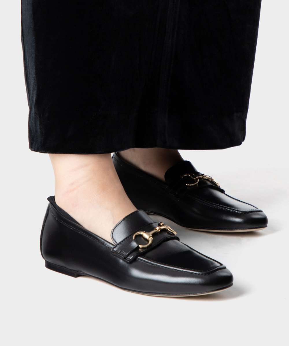 HEREU ブラックレザー厚底ローファー ローファー | HEREU (Women)/ヘリュー | 三越伊勢丹オンラインストア