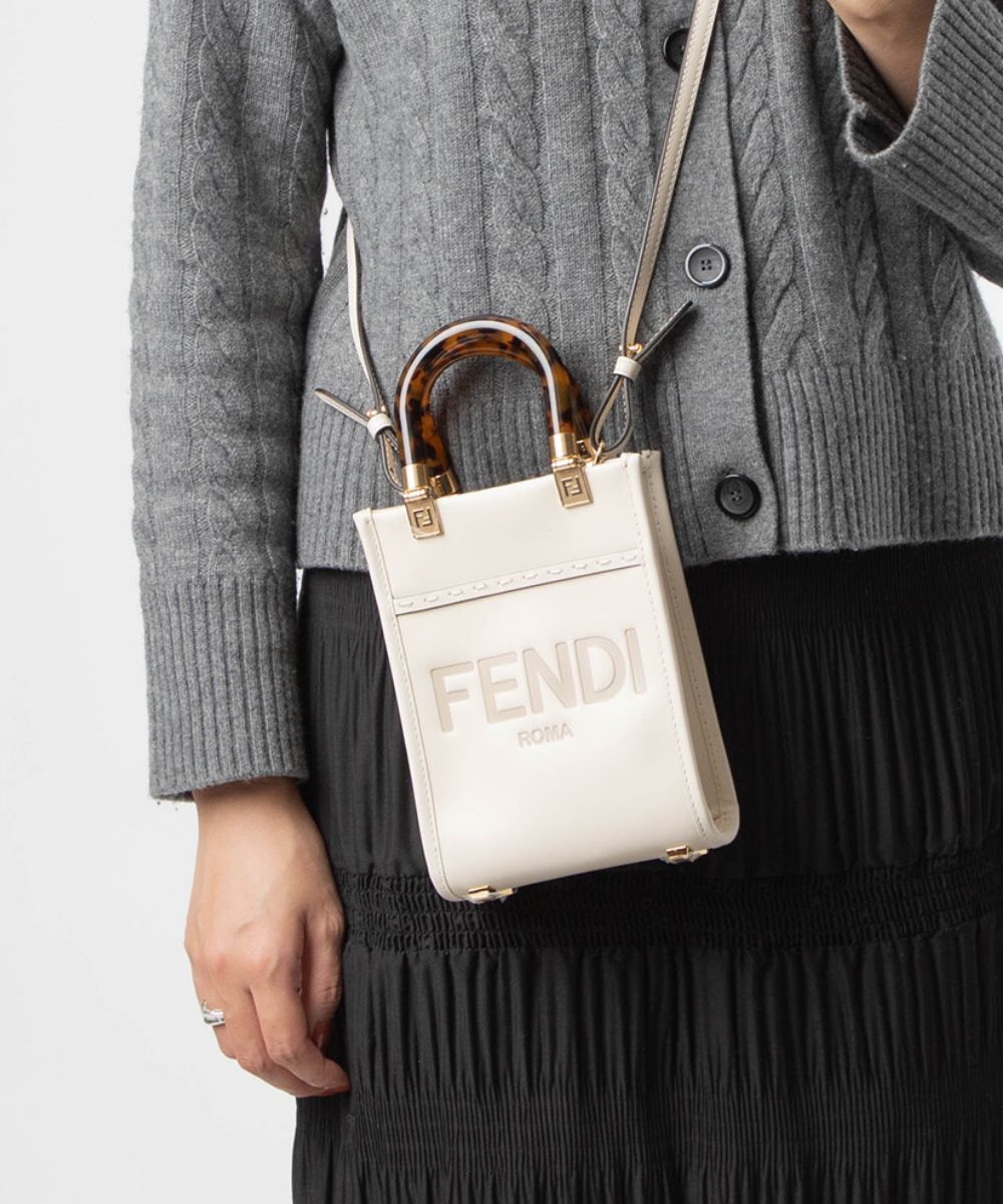 楽天市場】フェンディ FENDI バッグ ショルダーバッグ 8BR793