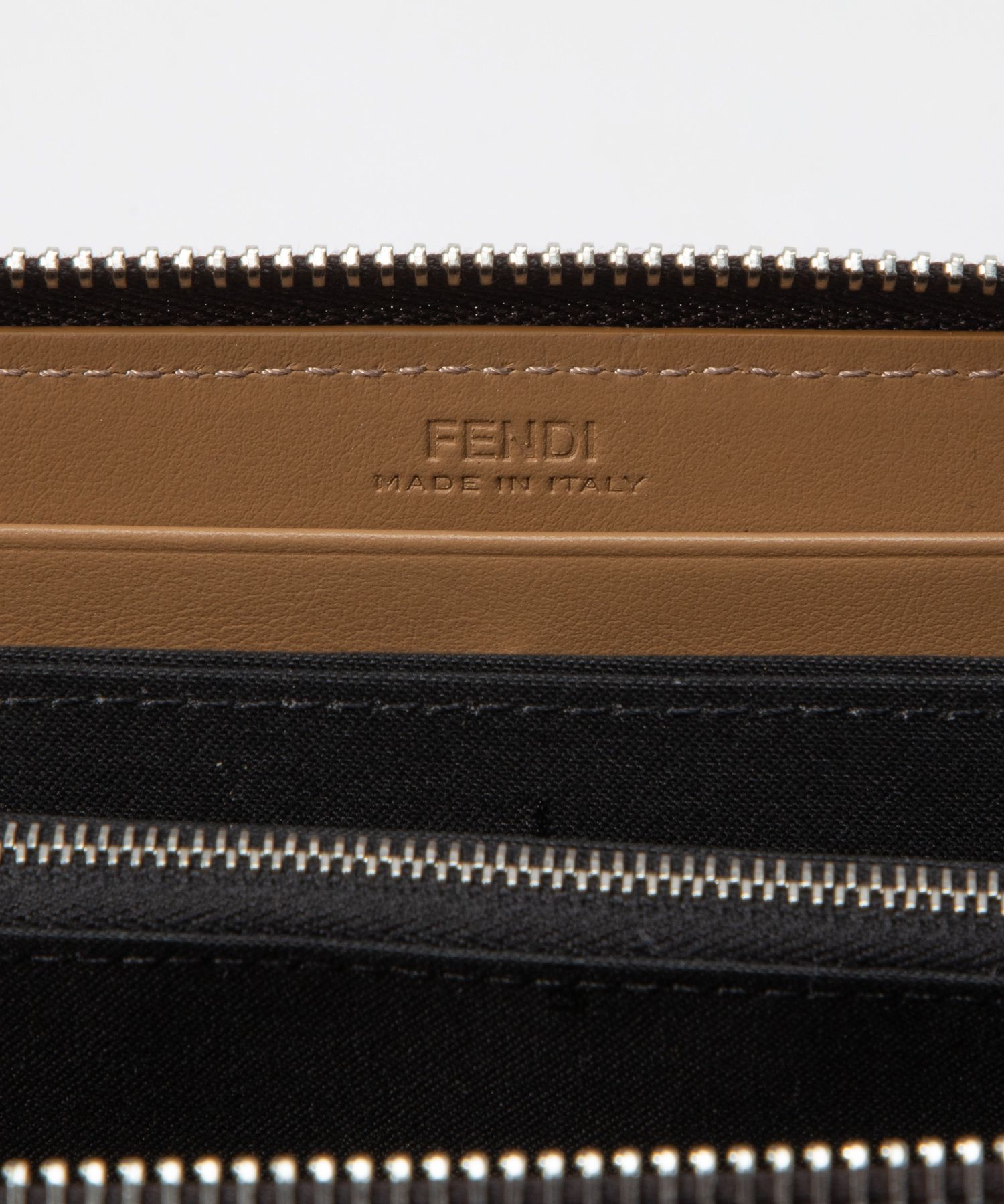 新作入荷!! フェンディ FENDI 長財布 レザー プレゼント ギフト