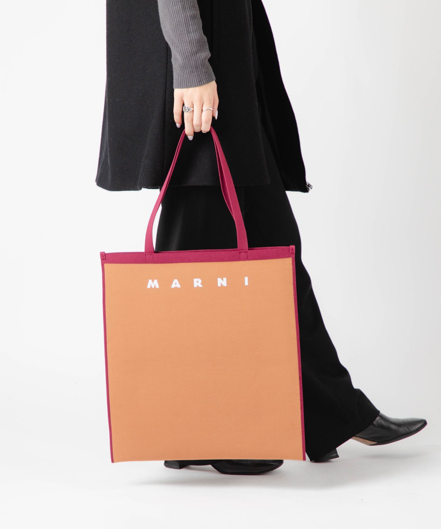 年中無休 マルニ MARNI SHMP0072A0 P4602 トートバッグ レディース