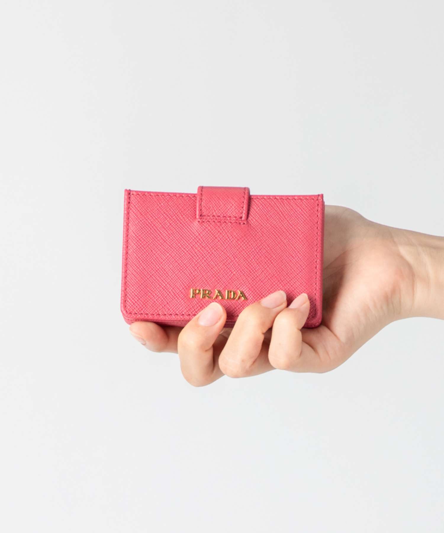 プラダ Prada 1mc211 Qwa F0505 名刺入れ レディース ファッション小物 カードケース 名刺ケース ビジネス レザー 就活 ブランドロゴ おしゃれ プレゼント ギフト 贈り物 シンプル 誕生日 記念 お祝い ピンク 気質アップ