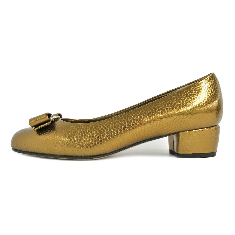 【最大限度３万円銀行割引引き換え証】【名古屋】【FERRAGAMO】フェラガモ ヴァラ パンプス 01G499 ゴールド 5 1/2 約23.0珊 靴【未当て嵌める】【中古】