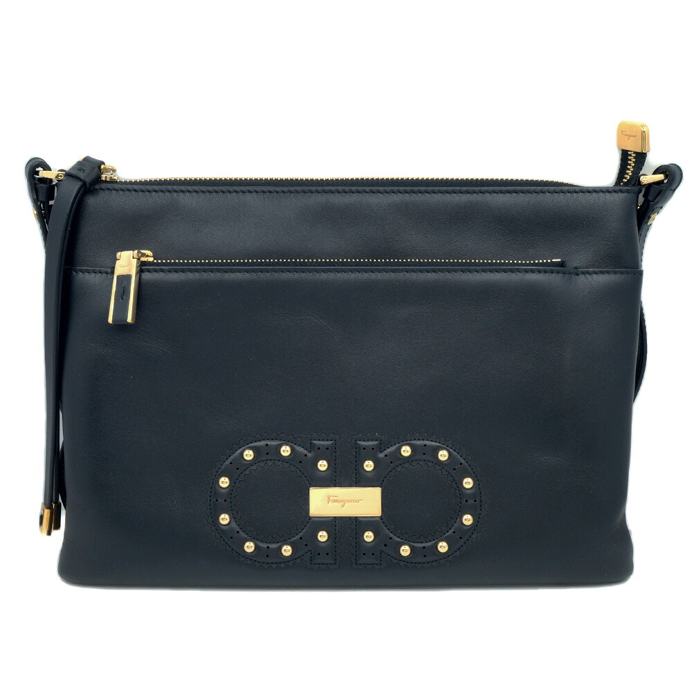 【栄】【FERRAGAMO】フェラガモ ロゴタイプ クラッチペダル御徒面子 ショルダーバッグ 2WAY 黒いこと 黒 ゴールド金具 鞄 小物 余分の物 保護すること袋【中古】