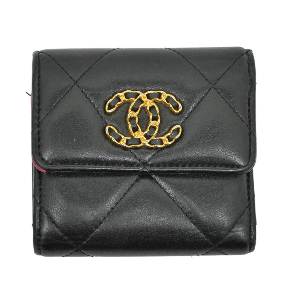 【名東】【CHANEL】シャネル 19 スモールフラップウォレット AP1064 黒 ブラック ラムスキン レザー 3つ折り 財布 コンパクト 小物【中古】