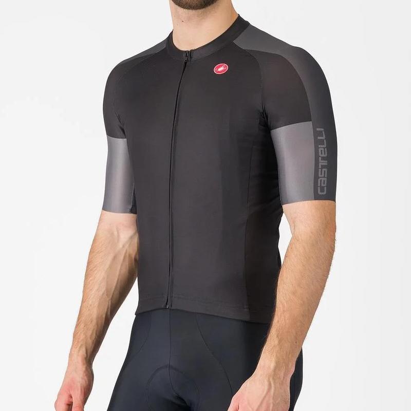 CASTELLI (カステリ) 4525014 ENTRATA 6 JERSEY 半袖プルオーバー 085LIGHT BLACK/DARK GRAY-SMOKY GR