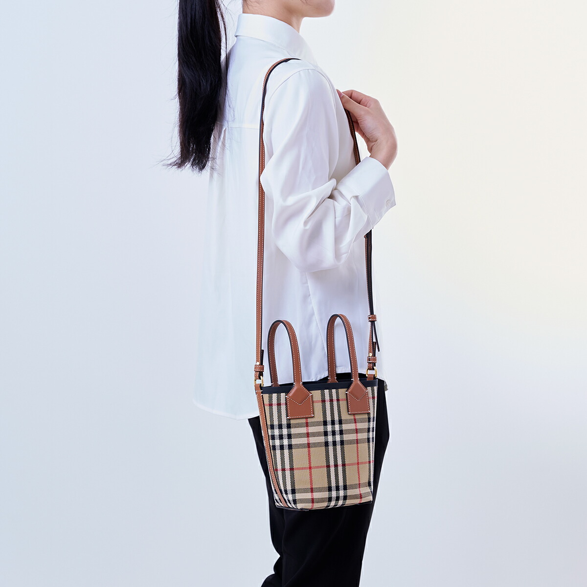 ★Burberry(バーバリー)★SM ドローストリングバケット バッグ 楽天市場】☆15日限定！ポイント最大10倍☆BURBERRY バーバリー