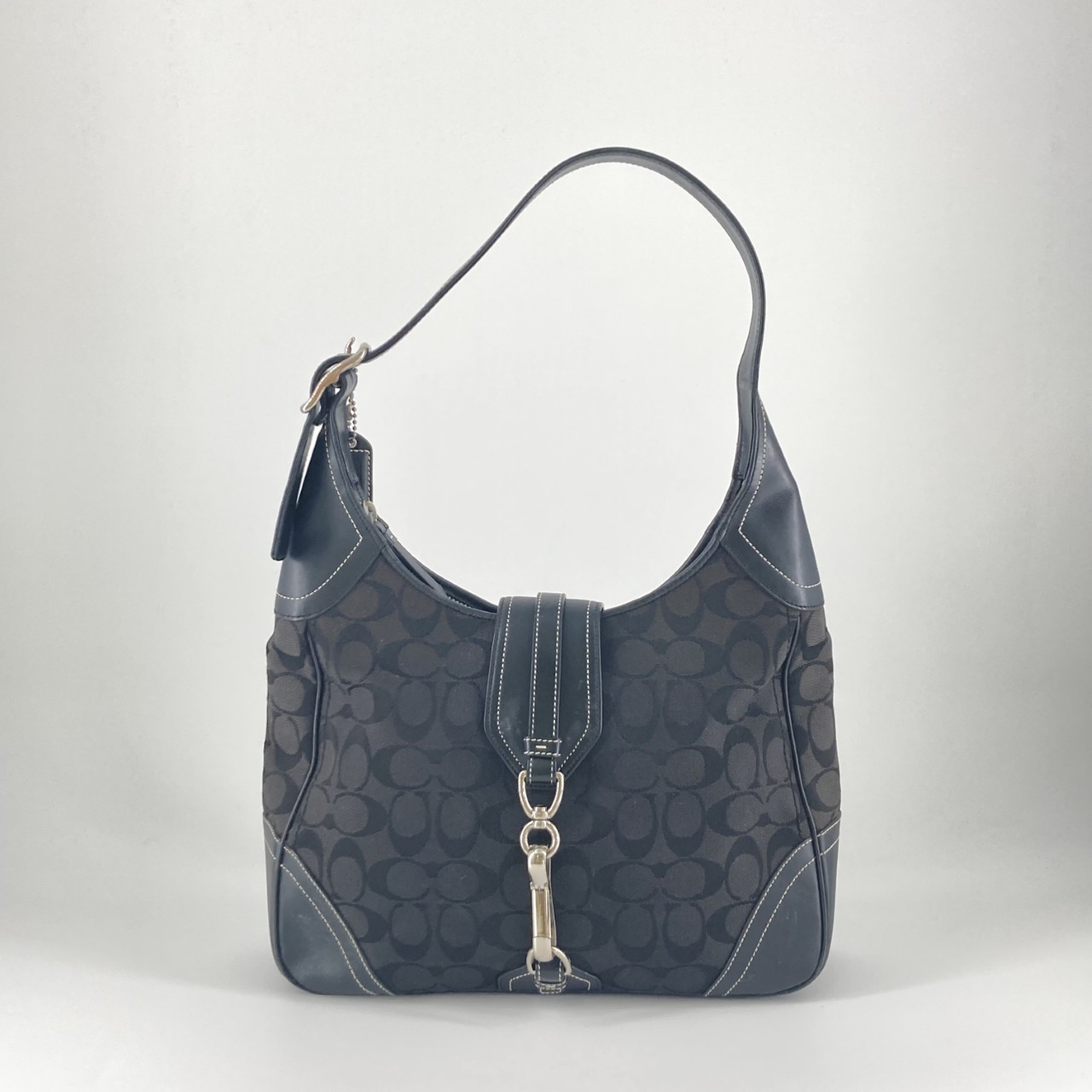 【中古】COACH(コーチ) シグネチャー ワンショルダー 8K03 ショルダーバッグ ブラック|U-GLAM(ユーグラム)