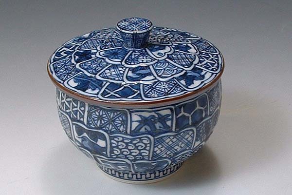 湯呑み 蓋付 茶の葉呑茶碗 京焼 清水焼 湯呑茶碗 湯呑み茶碗 和食器 瀬戸もの製 5客 木箱 菊彫祥瑞（きくぼりしょんずい） 今めかしい 食器 湯のみ 湯飲 お客さん用にも ゆのみ