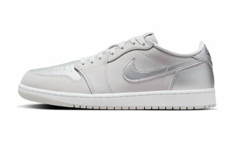 提げ篭シューズ バッシュ スニーカー   ジョーダン Jordan Air Jordan 1 Low Retro OG  Gray/Metallic Silver   表どおり