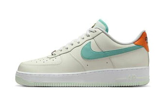 バスケットシューズ バッシュ スニーカー Be The One ナイキ Nike AIR FORCE 1 '07 Sail/Green/Orabge ストリート