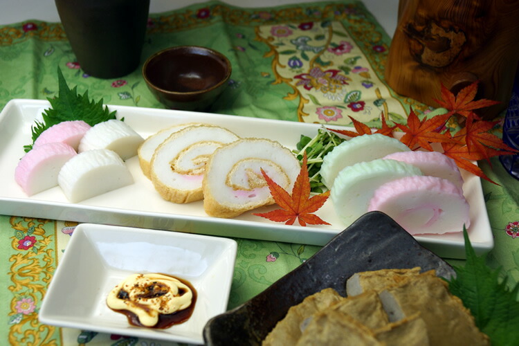 ■きりっとした歯ごたえ！　愛媛宇和島・かまぼこ（紅白）中川かまぼこ店■地元で愛される味・通をもうなる歯ごたえです　ギフト　板わさ　晩酌　お中元　お歳暮　つまみ【冷蔵】※冷凍便へ同梱不可