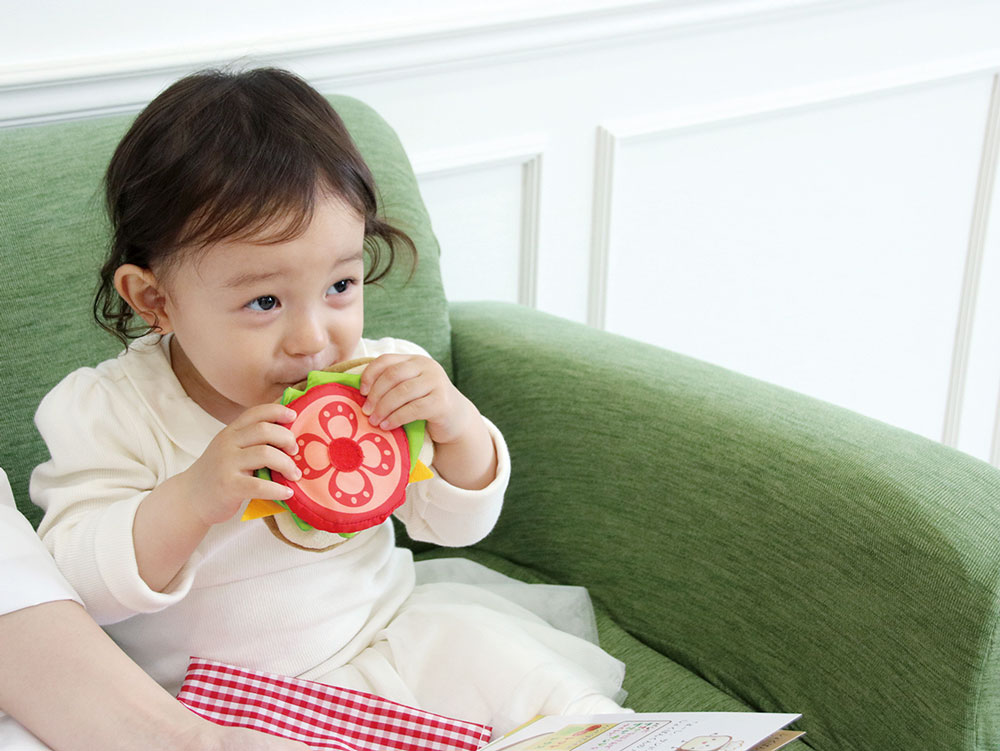 しょくぱんくんとサンドイッチ えほんトイっしょ 1歳 2歳 3歳 4歳 5歳 おもちゃ お祝い かわいい ひらがな エドインター カタカナ トイ プレゼント 出産祝い 女の子 子供 教育 本 男の子 知育玩具 絵本 誕生日 正規品 絵本