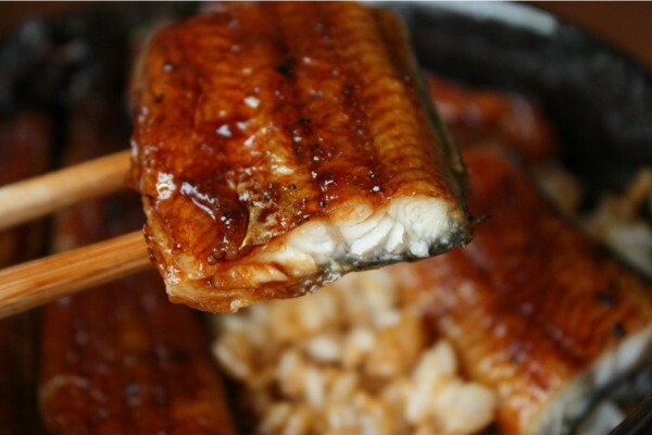 【贈答、ギフトに】送料無料!食べくらべギフトセット国内産うなぎ蒲焼特大1尾+白焼2カット一本一本炭火で丁寧に焼いてます!