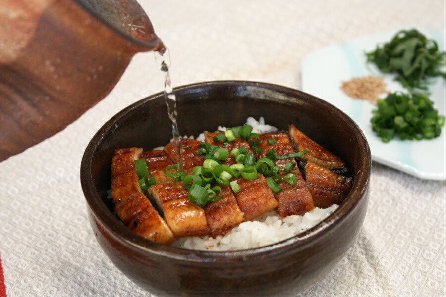 【母の日、贈答、お誕生日に】【蒲焼き&きざみうなぎギフトセット】約2人分国内産うなぎ蒲焼大1尾(約140〜160g)&きざみうなぎ(約60g×1袋)【送料無料!!】【うなぎ蒲焼国内産母の日】一本一本炭火で丁寧に焼いてます