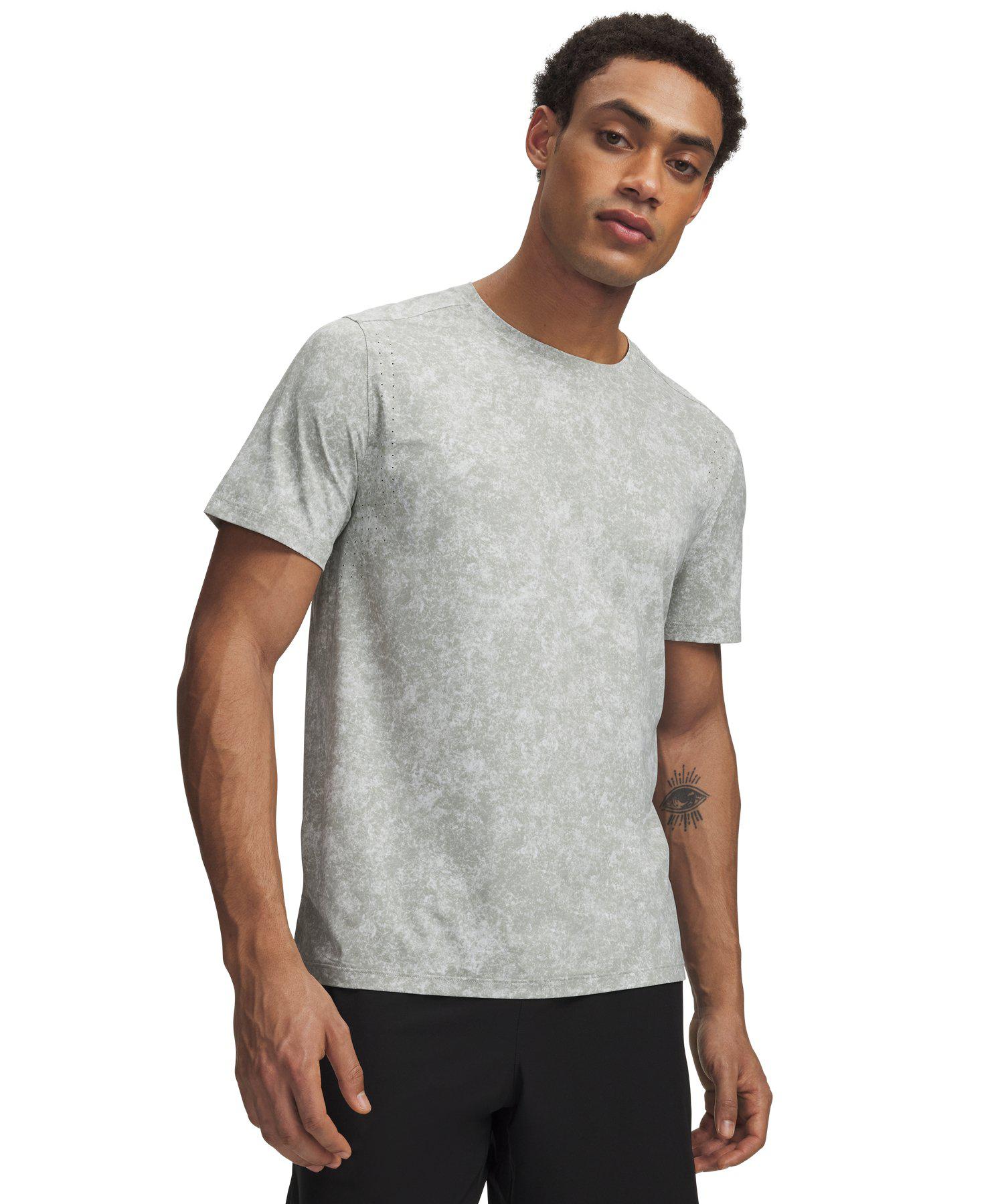 公式 アンダーアーマー UNDER ARMOUR メンズ UAベロシティプロ プリント ショートスリーブ Tシャツ Run 半袖 0陸上 マラソン 6009507 アウトドア スポーツ ジム 運動 部活 アイソチル 軽量 ストレッチ ドライ 臭い軽減 リフレクト メッシュ 通気性 スリット