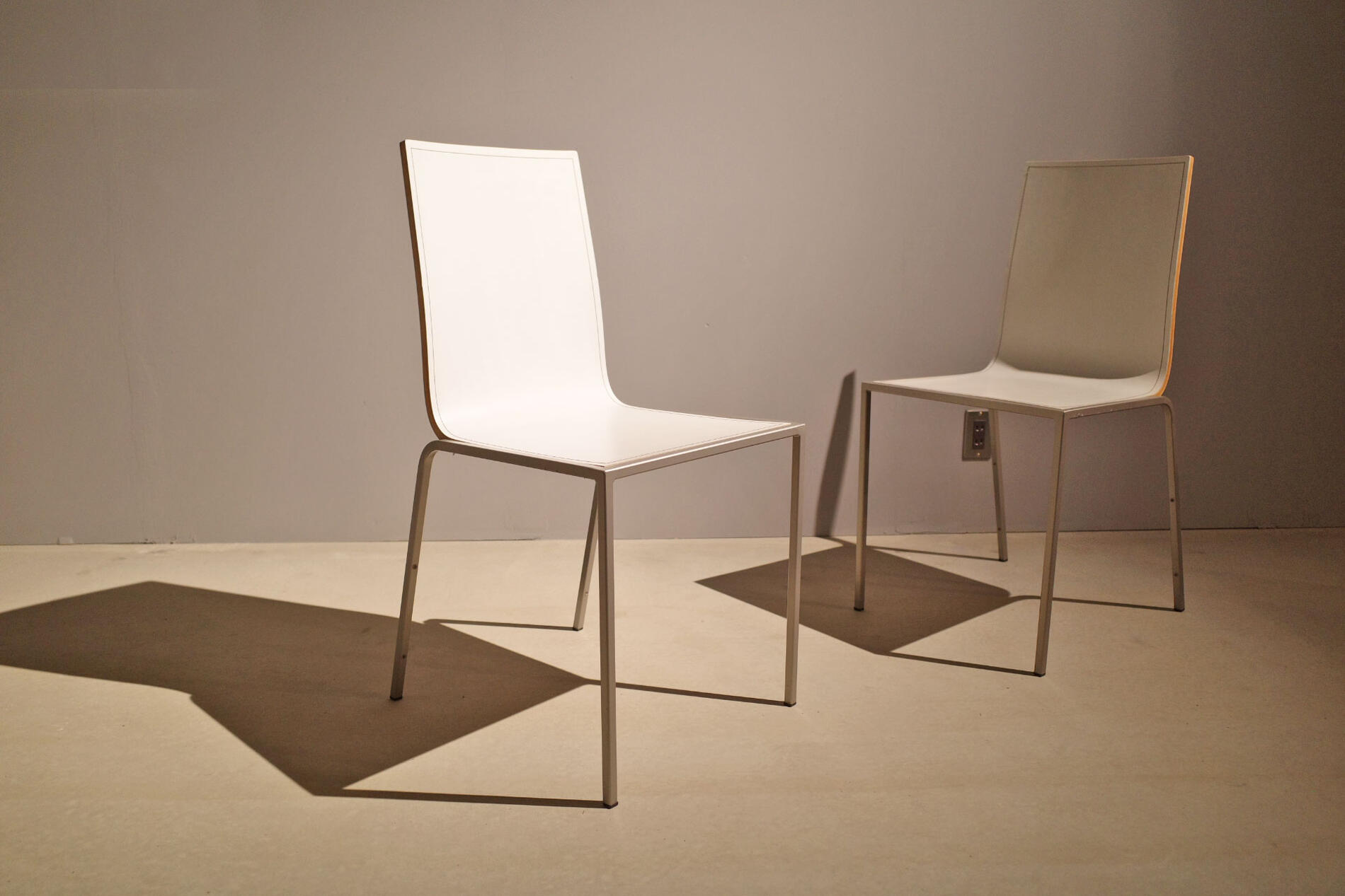 2脚セット Vintage/ヴィンテージ LIZ P Chair/リッツ チェア イタリア製 ACTUS/アクタス PVCレザー×プライウッド ホワイト 白 北欧家具 北欧デザイン Antique/アンティーク ダイニングチェア オフィスチェア スタッキング 革×ウッド シンプルモダン made in italy【中古】|アンダーグラウンド