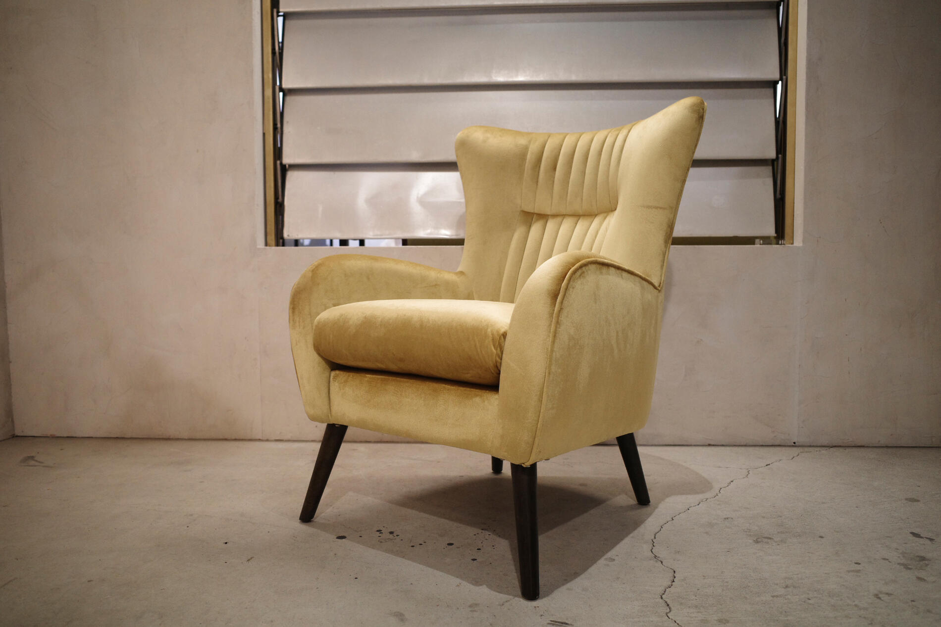 楽天市場】SALE Uttermost/アッターモスト社製 Wills ARM CHAIR/ウィルス アームチェア Vintage/ヴィンテージ  Antique/アンティーク エレガンス 1Pソファ 1人掛けソファ ラウンジチェア ゴールド ローソファ ハイブランド 高級メーカー  デザイナーズ家具 定価1,398,650円 ...