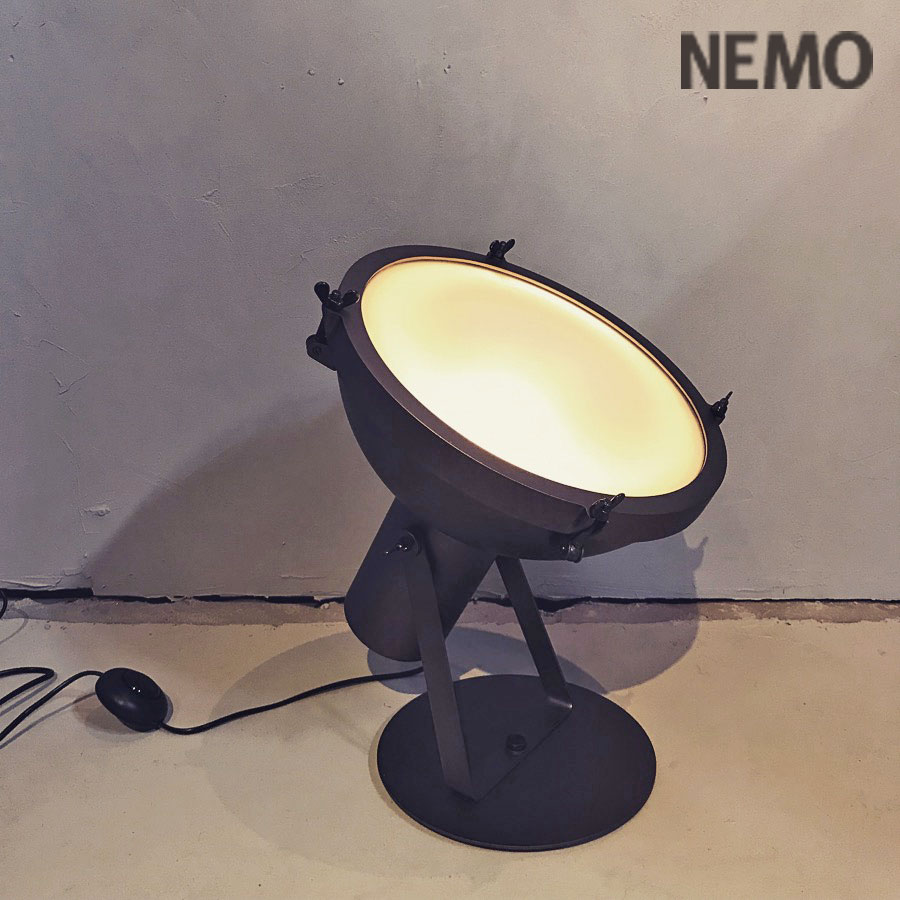 新品未当て嵌める品 PROJECTEUR 365 FLOOR/映写機 モカ NEMO/ネモ社 LE CORBUSIER/ル コルビジェ yamagiwa/ヤマギワ バーラット チャンディガール都市計画すること Pierre Jeanneret/ピエール ジャンヌレ 立ち会い場照明ランプ イタリア共和国 点火装置 点火装置 181S7412H【中古】