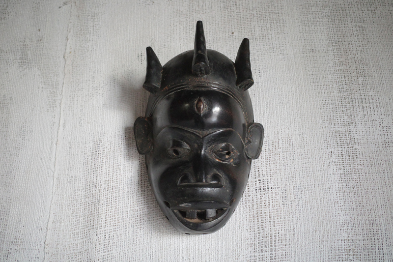 楽天市場】アフリカ コンゴのマスク（仮面）壁彫刻 - ケープ