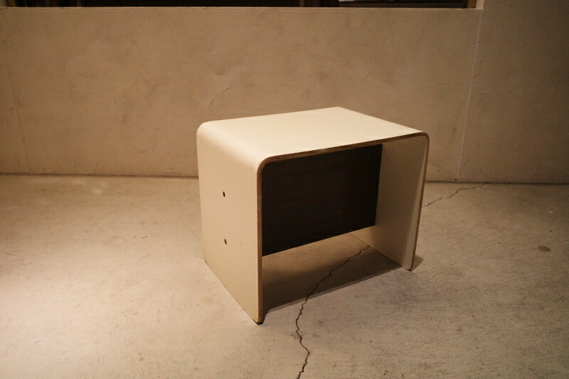滅多に無い 1968年前後 フランス共和国より入荷 Pierre Guariche/ピエール ガーリッシュ 寝台サイドテーブル 腰掛け ラ プラーニュ たまり場 Vintage/ヴィンテージ 女性議長 レア 滅多に無い品 フレンチミッドセンチュリー調度品 プルーヴェ、 シャルロットペリアン猥りがましいにも【中古】