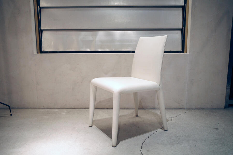 デパドヴァDePadova silver チェア ホワイト　カッシーナ購入 デパドヴァDePadova silver チェア ホワイト カッシーナ購入