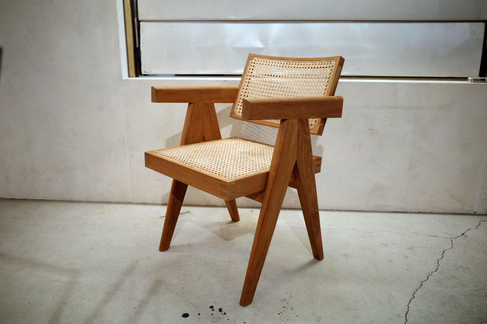 Pierre Jeanneret ピエール・ジャンヌレ アームレスチェア ピエールジャンヌレ | Pierre Jeanneret | ジャンヌレのオフィス
