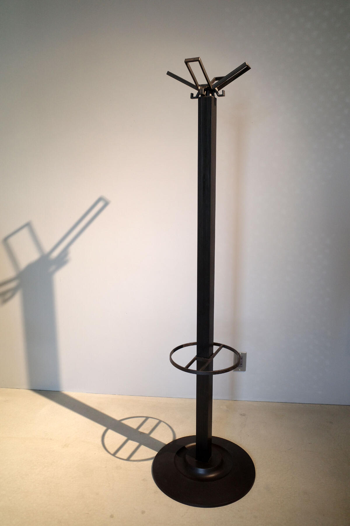Kartell/企業結合 セグメンティ/Segmenti 厚地の外套ハンガー イタリア製 Michele De Lucchi/ミケール デ ルッキ ひな型 黒いこと/黒 メンフィス/Memphis 郵便うけ今めかしい ハンガー仕合わせ 御召しもの掛け 調度品 御召しもの機械 執務室調度品 ハンガー仕合わせ 厚地の外套照明ランプ 5【中古】