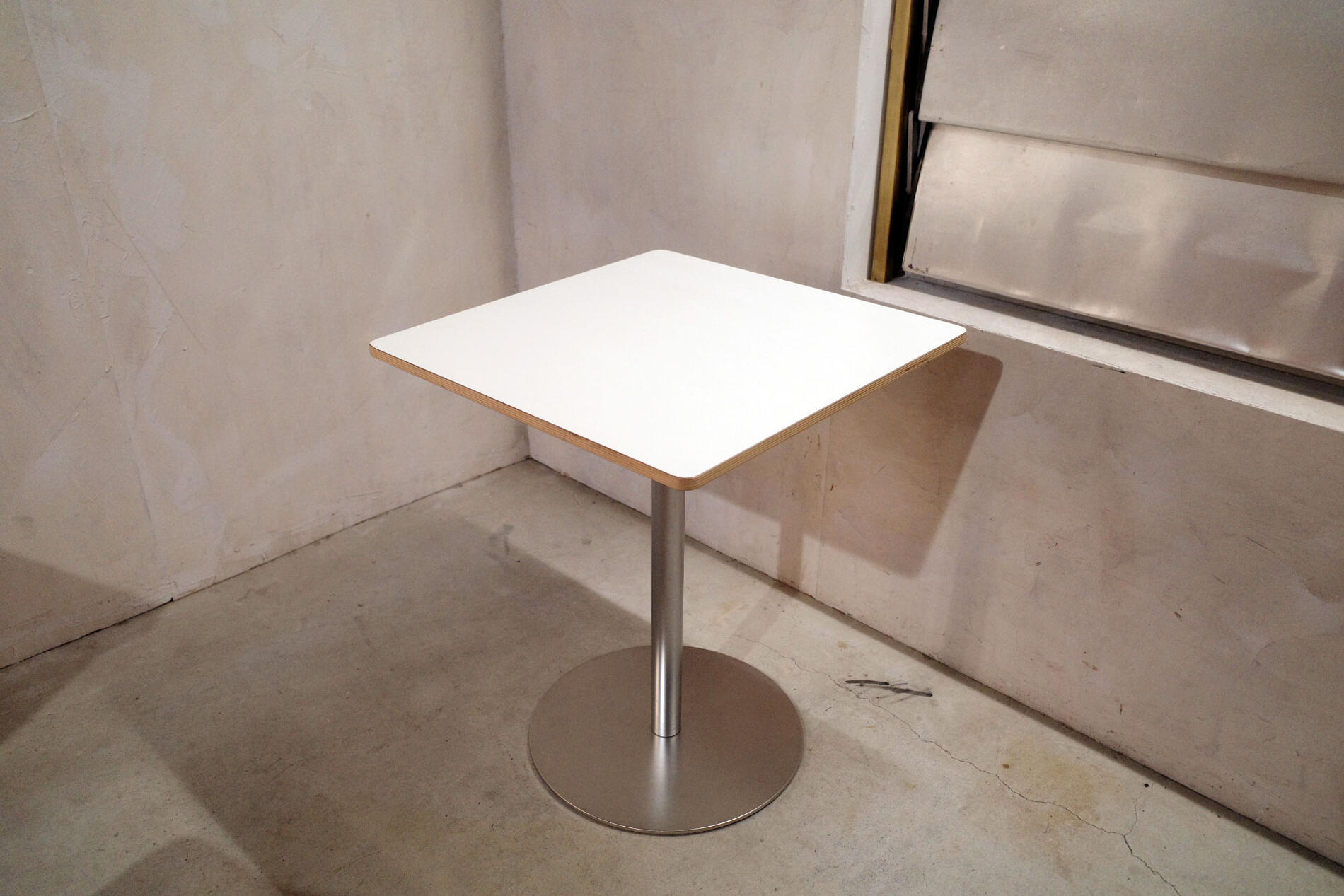 Lapalma BRIO ガス圧式昇降丸テーブル　ロータイプ Lapalma BRIO ガス圧式昇降丸テーブルロータイプ