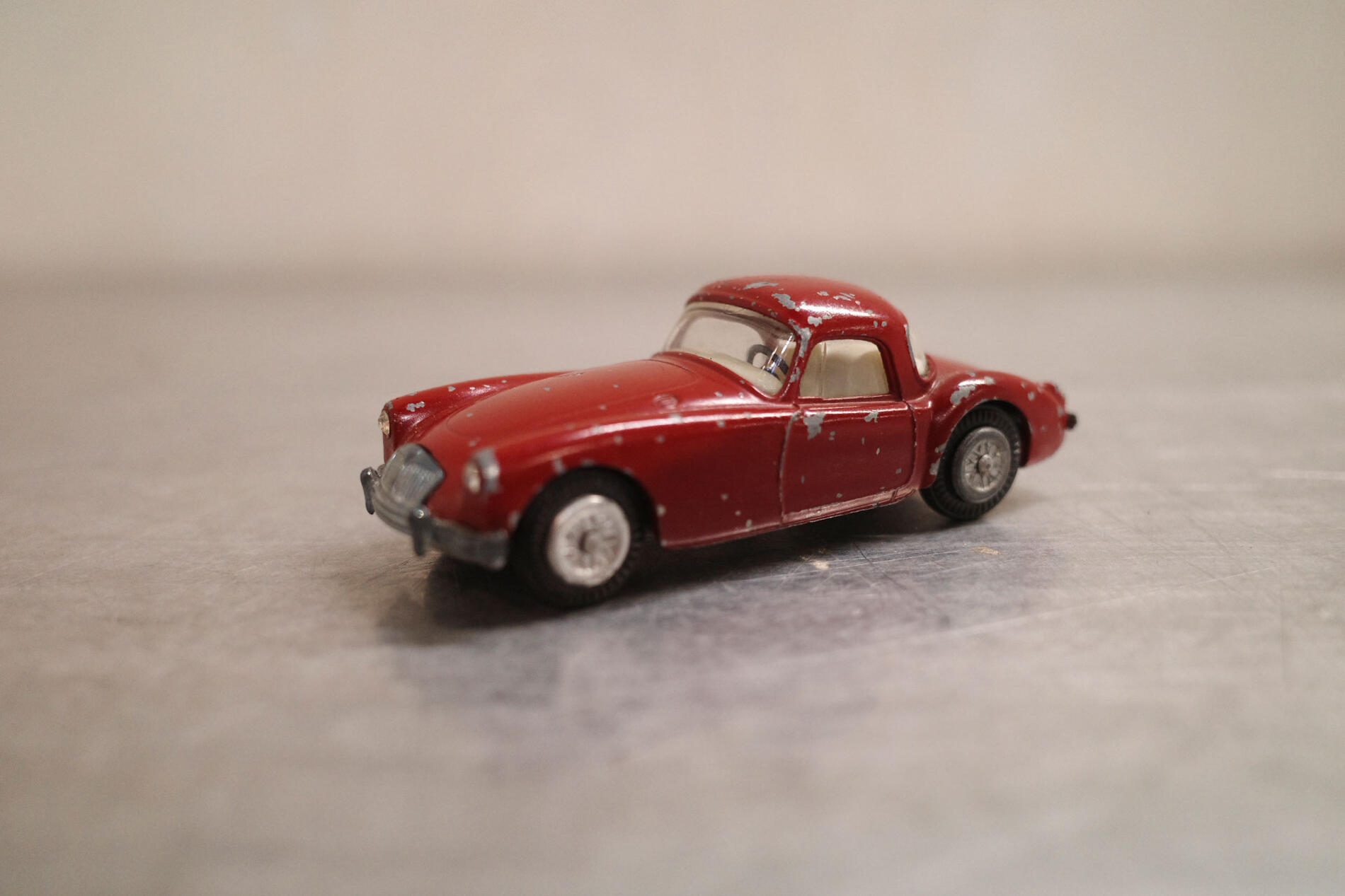 Vintage/ヴィンテージ Tekno/テクノ社製 Made in Denmark/デンマーク製 MGA 1600 クーペ レッド 赤 ロッソ ダイキャスト TOY/トイ 廃盤希少品 ミニカー クラシックカー 車 ミニチュア オブジェ 飾り物 小物 Antique/アンティーク 012【中古】｜アンダーグラウンド