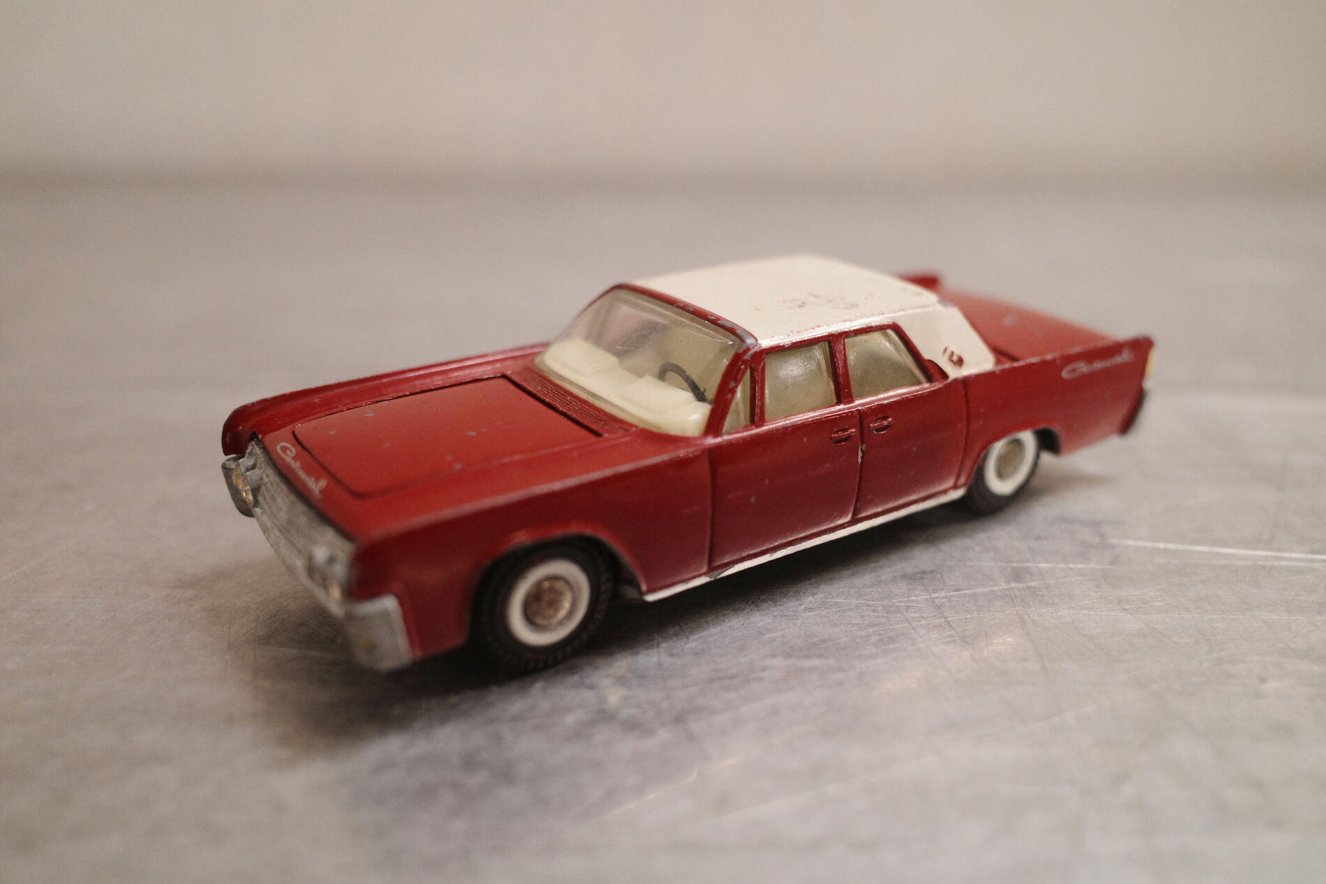 Vintage/ヴィンテージ Tekno/テクノ社製 Made in Denmark/デンマーク製 829 LINCOLN CONTINENTAL/リンカーン コンチネンタル レッド 赤 ダイキャスト TOY/トイ 廃盤希少品 ミニカー クラシックカー 車 ミニチュア オブジェ 飾り物 小物 Antique/アンティーク 016【中古】｜アンダーグラウンド