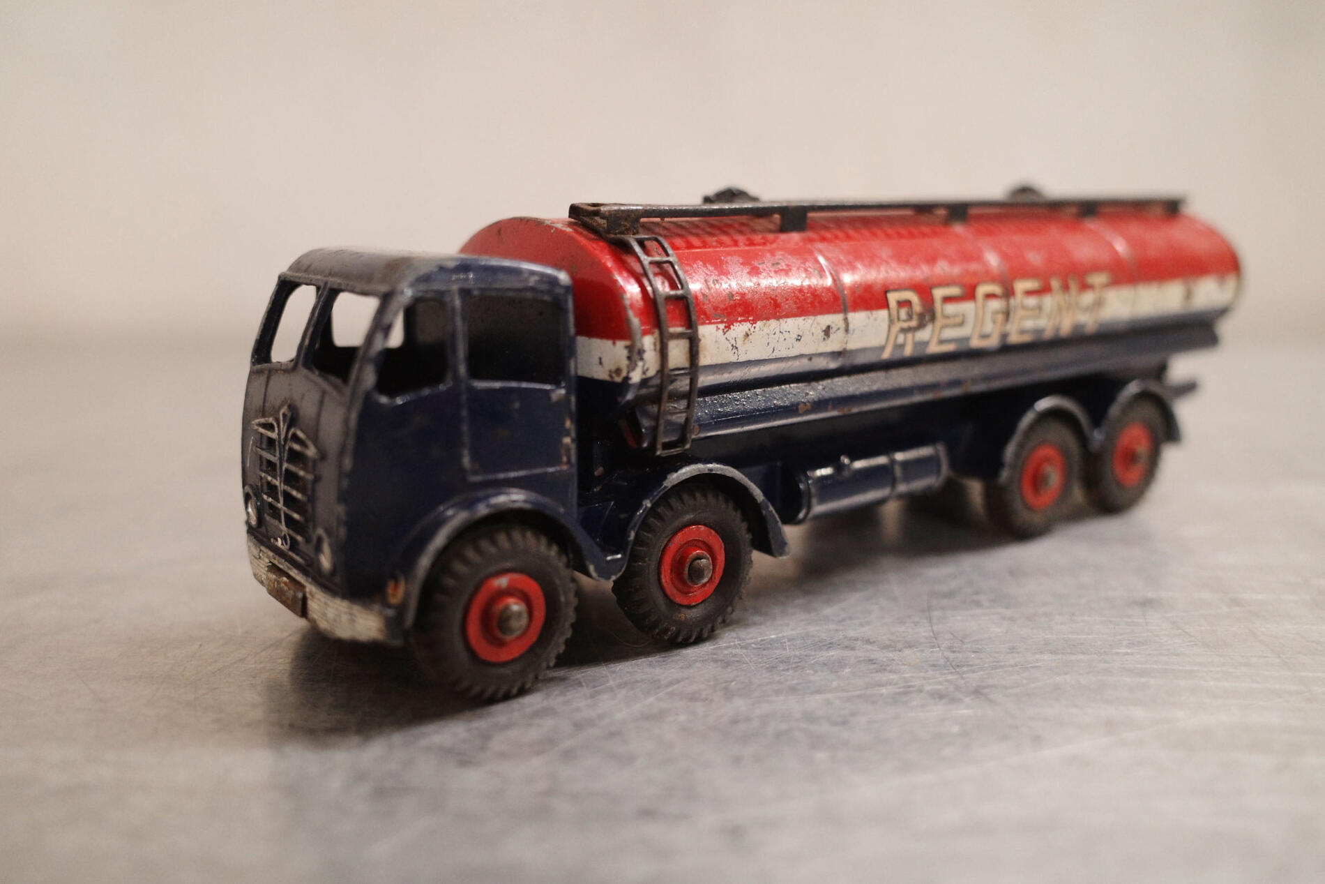 Vintage/ヴィンテージ DINKY TOYS/ディンキー トイズ社製 Made in ENGLAND/イングランド製 SUPERTOYS FODEN/フォーデン REGENT MECCANO LTD ダイキャスト 廃盤希少品 ミニカー クラシックカー 車 ミニチュア オブジェ 飾り物 小物 Antique/アンティーク 033【中古】｜アンダーグラウンド