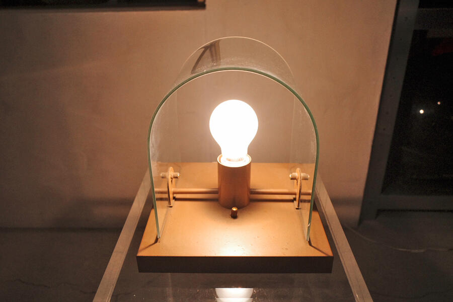 楽天市場】INGO Maurer/インゴ・マウラーデザイン Bulb Brass/バルブ ブラス 2021 照明の魔術師 インゴマウラー Table  light/テーブルライト tablelampテーブルランプ アート ART 真鍮 電球デザイン 美術品 ドイツ製 Studo noi/スタジオノイ  正規代理店 正規品保証 送料 ...