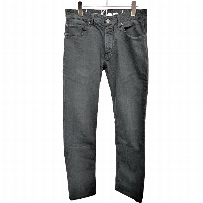 【中古】[印象AB] Calvin Klein Jeans カルバンクライン ジーンズ ジーンズ / パンツ / ジーパン メンズ 30 黒系 綿&times;ポリウレタン(パッチ：牛革) デニム ストレート ジップフライ｜Undo Rowa 店