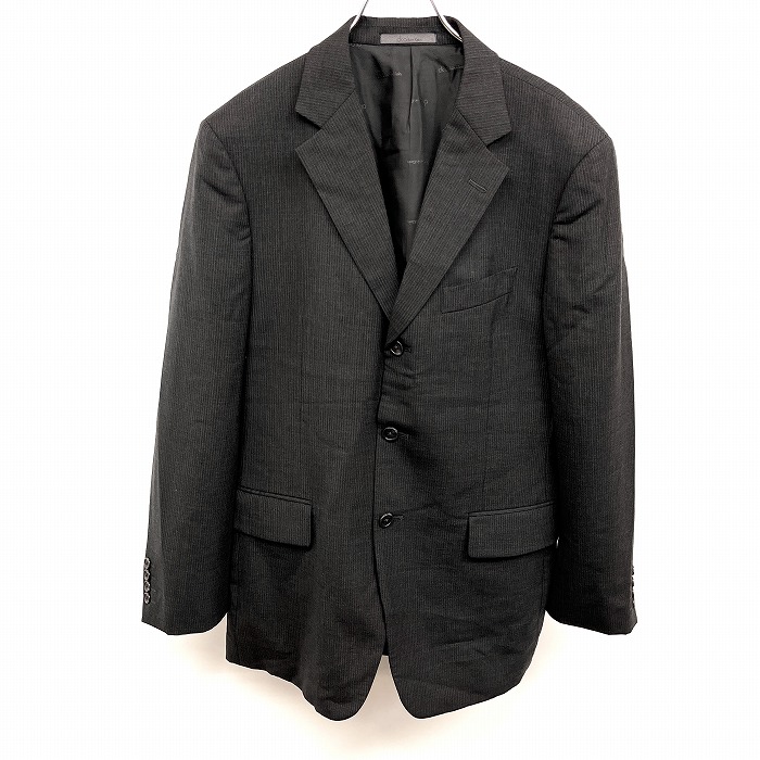 【中古】[印象AB] ck Calvin Klein カルバンクライン テーラードジャケット メンズ C88～94 チャコールグレー 毛&times;ポリ(裏地：キュプラ100%) 内ポケット&times;3 サイドベンツ 3つボタン留め 肩パッド入り 背抜き裏地 ピンストライプ 長袖｜Undo Rowa 店