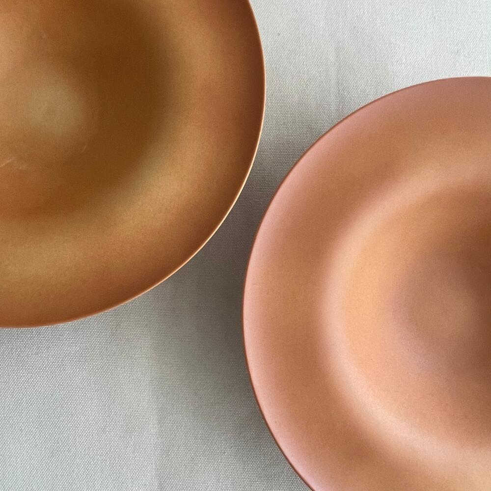 楽天市場】美濃焼 絹衣 丸浅口切立皿 19cm 23cm ケーキ皿 ディナー皿