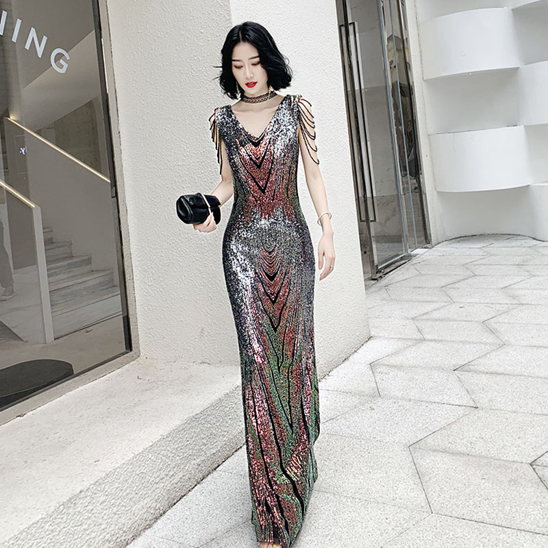 華燭の典御召しもの ウェディングドレス 色合い御召しもの カクテル御召しもの ロング御召しもの 寄り合い御召しもの 告げ知らせる会御召しもの 公演御召しもの フォーマル 逢魔が時御召しもの スパンコール ビーズ スレンダーライン 人並み外れた色 掻き鳴らす会 華燭の典 二次会 交歓会 音楽会 花嫁御寮 前撮り 後撮り