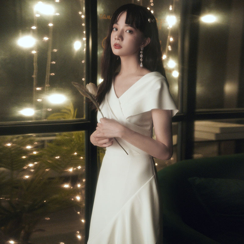 カラードレス ウェディングドレス フリル オフホワイト 白 スレンダー フィッシュテールドレス ウエディングドレス イブニングドレス 結婚式 二次会 花嫁 お呼ばれパーティードレス ロングドレス カクテルドレス フォーマルドレス 発表会 演奏会 前撮り 半袖 Vネック 8,406円