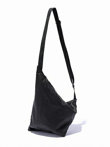 【POINT2倍】【MR.OLIVEミスターオリーブ】 <br>WATERPROOF LIGHT LEATHER TRIANGLE BODY BAG ME696(2色)<br>(ウォータープルーフ ライトレザー/トライアングル ボディバッグ/E.O.I)