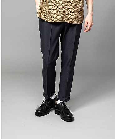■【MR.OLIVEミスターオリーブ】 MR.OLIVE / RETORO POLYESTER TWILL / EASY ONE PLEATS STA-PREST TAPERED PANTS (デニムパンツ/ボトムス/PANTS/2023AW)