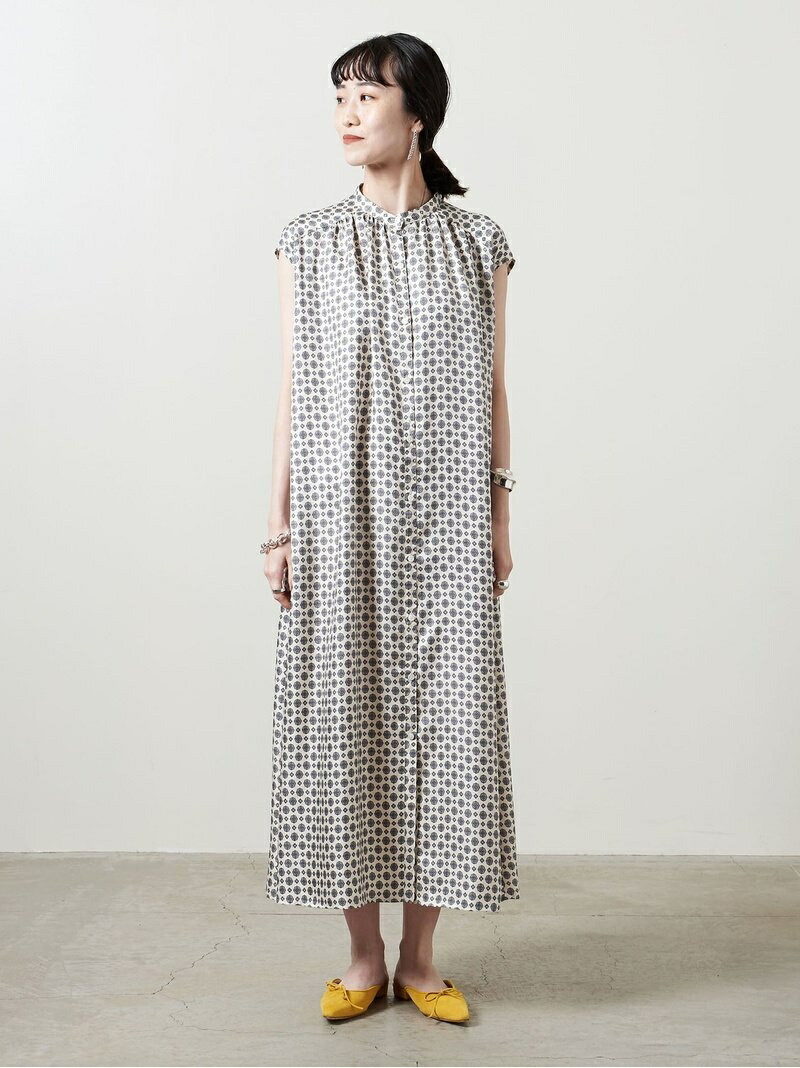 United Arrows パターンプリント ノースリーブ ガウン W United Arrows ユナイテッドアローズ ワンピース ティーシャツ ワンピース 白み 青色 送料無料 Rakuten Fashion Colegiovictorhugo Cl