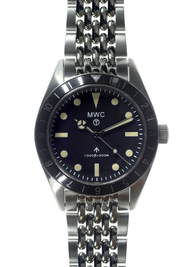 【New】メンズウオッチ ミリタリーウォッチ MWC時辰儀 ミリタリーウォッチカンパニー 軍用時辰儀 1960s 39粍 変わり種 300m ダイバーズ 補欠選手マリーナ  ステンブレスレット メカクォーツ SEIKO VH31 レトロペイント