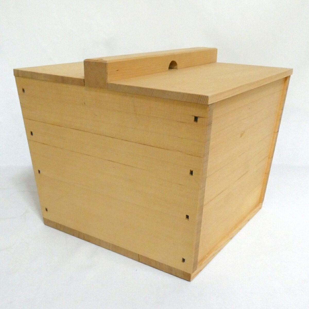 【六月の大売り出し品】指物師 波多野匠斎作 利休好写 木曽檜 井戸釣瓶水指 茶道具【中古】