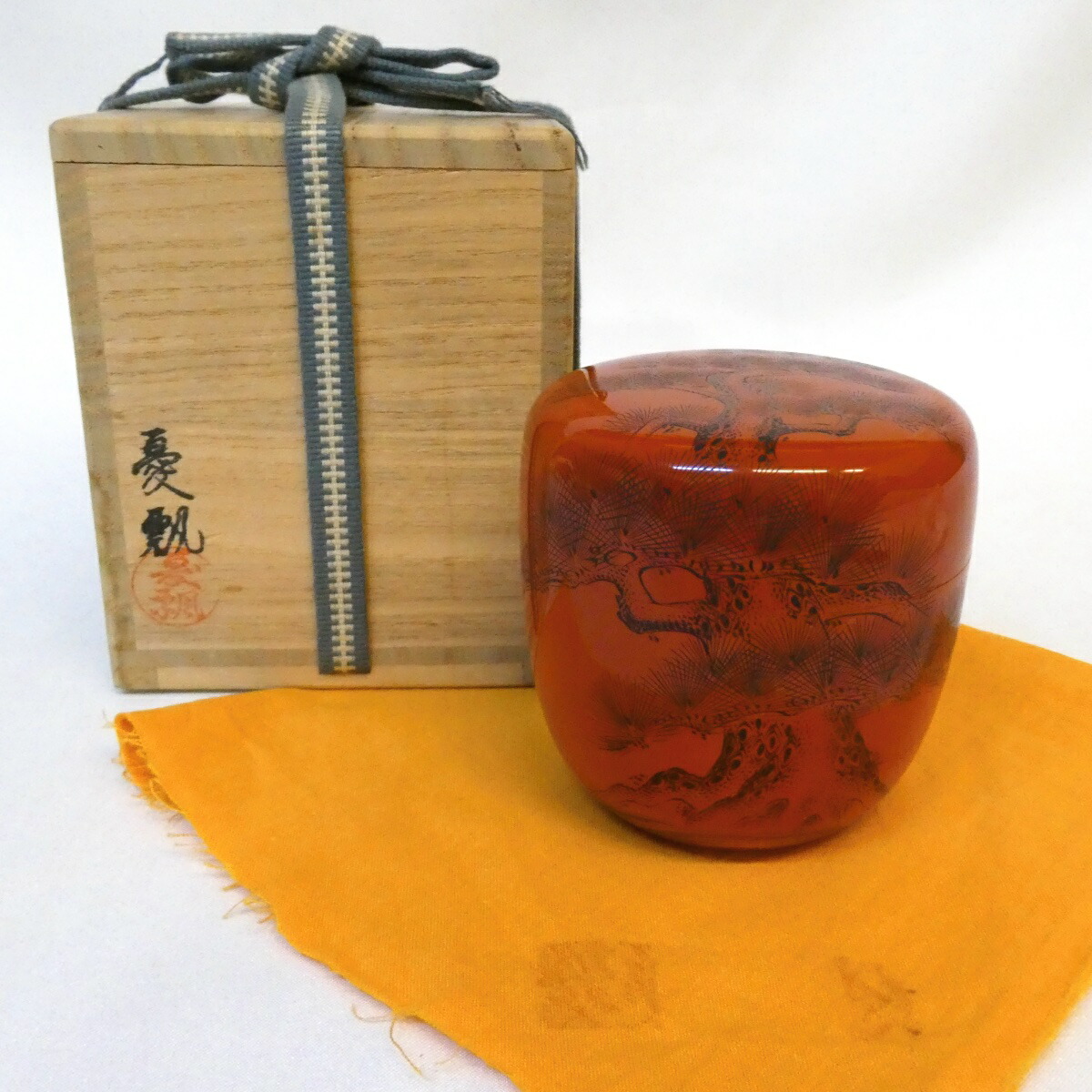 【四月の大売り出し品】憂瓢作 朱塗 老松蒔絵 沈黒 中棗 茶道具【中古 美品】