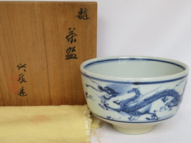 【茶道具】青絵角水指　竜谷焼　香雲作 楽天市場】【決算◇特売品】平安竜谷窯 宮川香雲作 黒仁清 更紗