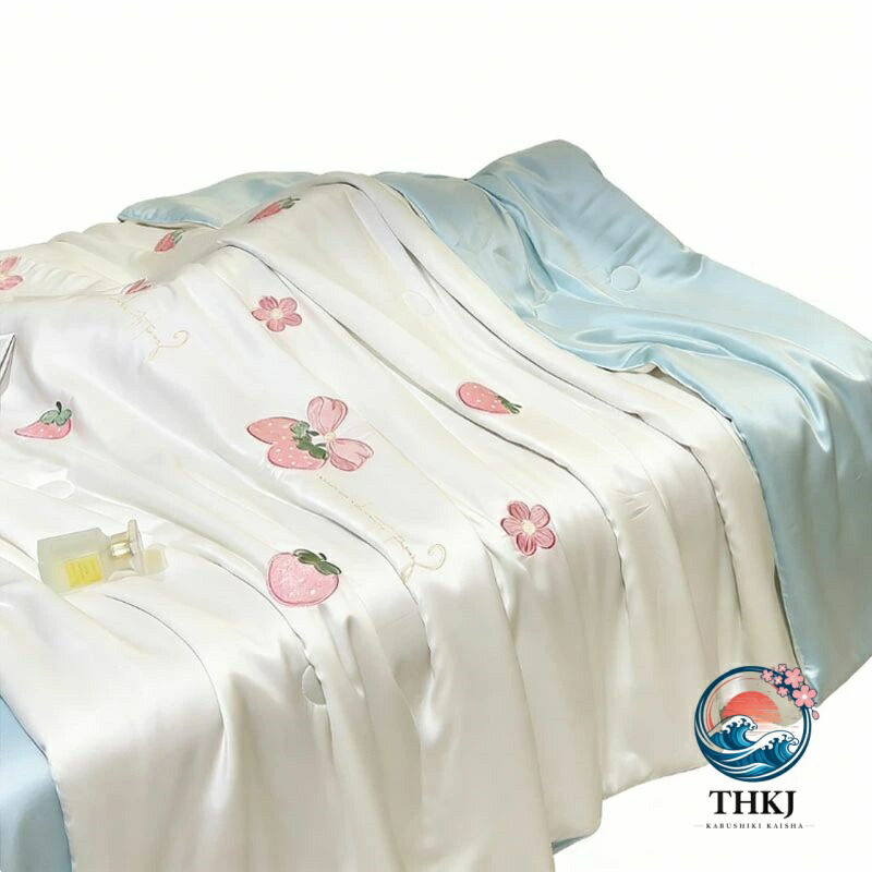 【全品2点で5%OFF】ひんやり冷感アイスシルク夏用掛け布団 刺繍デザイン 洗濯機可 エアコン対応 シングル ダブルサイズ 通気性 夏用寝具