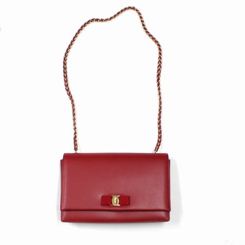 【中古】 Salvatore Ferragamo サルヴァトーレ フェラガモ GINNY チェーン店 ショルダーバッグ 赤いこと
