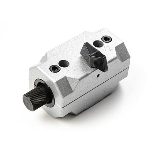 国内調達品 【形式：NFT-46 商品コード：42079651】 ツバ出シ工具カルパンチ君 NFT-46｜住宅設備のプロショップDOOON！！