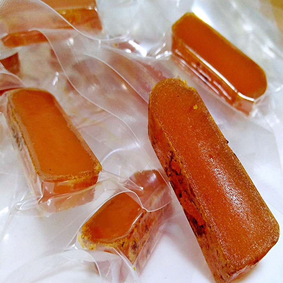 一口からすみ 約100ｇ前後 最愛 台湾南部産 箱付き 美味しいカラスミ メーカー直売 楽チン 厳選天然ボラの良質卵を100％のからすみ一枚ずつ真空包装ちょー手軽 簡単