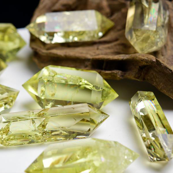 楽天市場】シトリン ファントム入り 結晶 原石 詰め合わせ 約200g