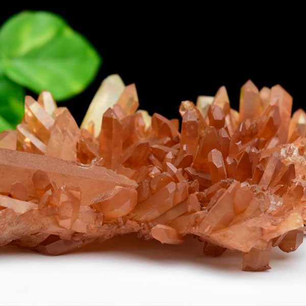 楽天市場】タンジェリンクォーツ 水晶 クラスター 原石 EXグレード